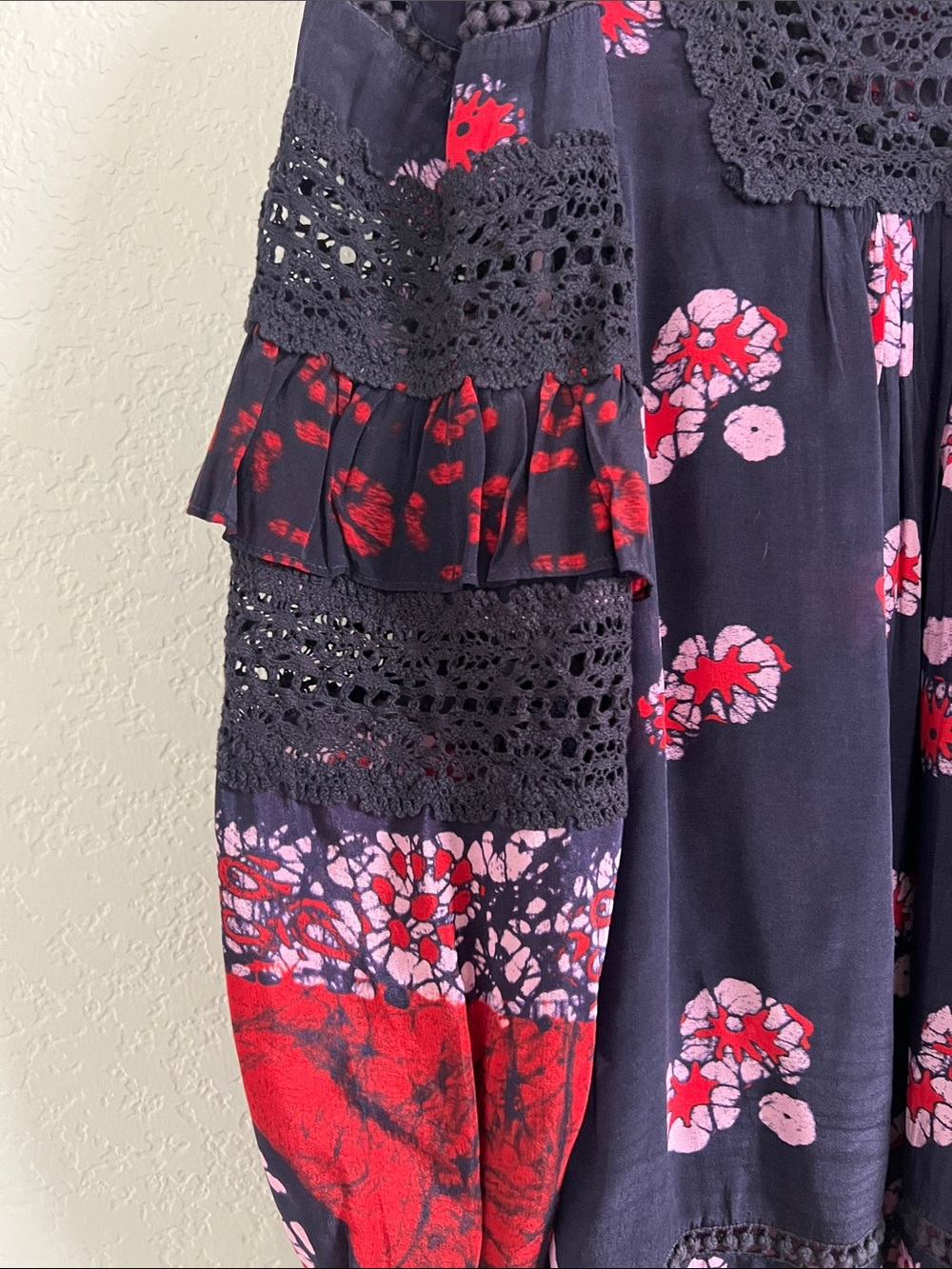 Sea New York Eloise Ruffled Printed Blouse In Navy Blue. Size 8 - Picture 8 of 10